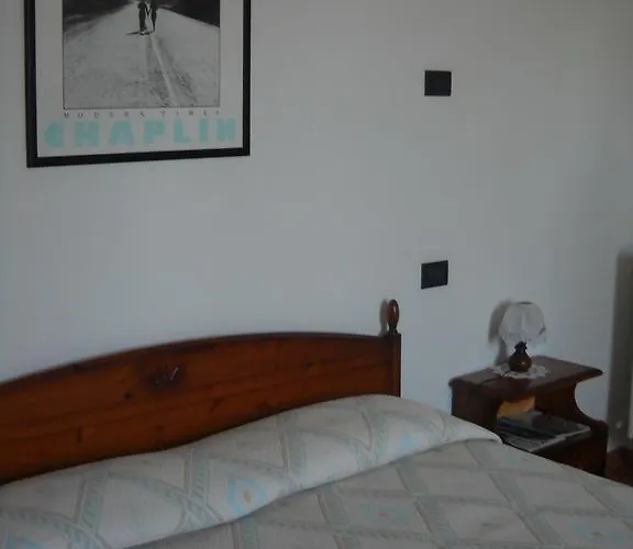 B&B Charlie Chaplin Tamara